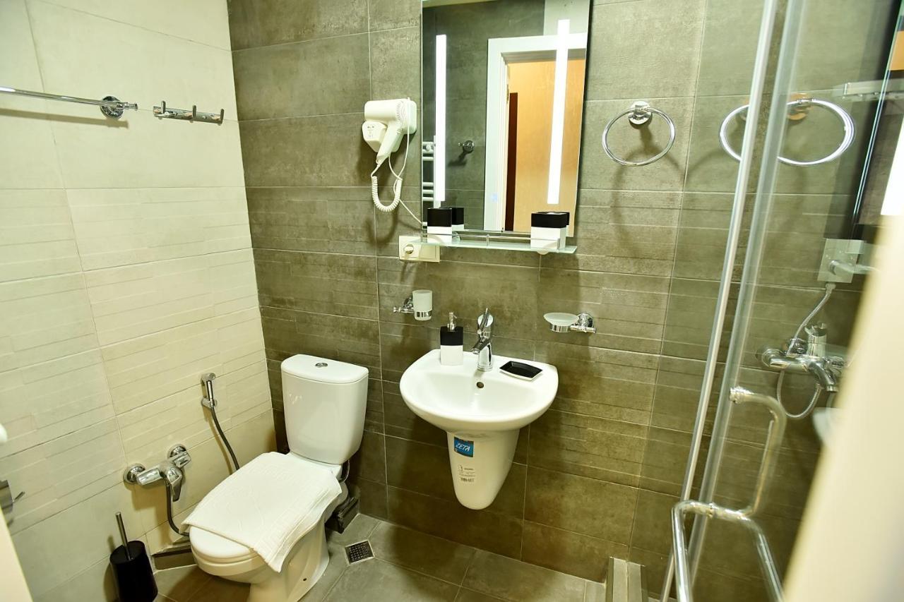 Family Hotel Vere Tower تبليسي المظهر الخارجي الصورة