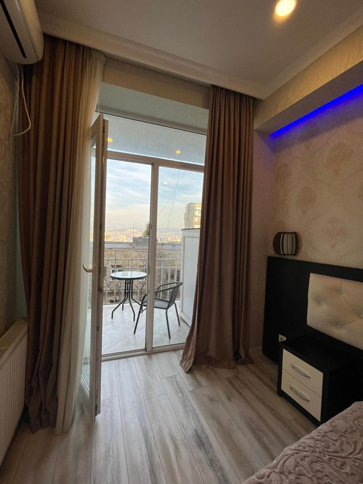 Family Hotel Vere Tower تبليسي المظهر الخارجي الصورة