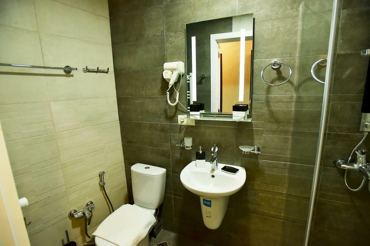 Family Hotel Vere Tower تبليسي المظهر الخارجي الصورة