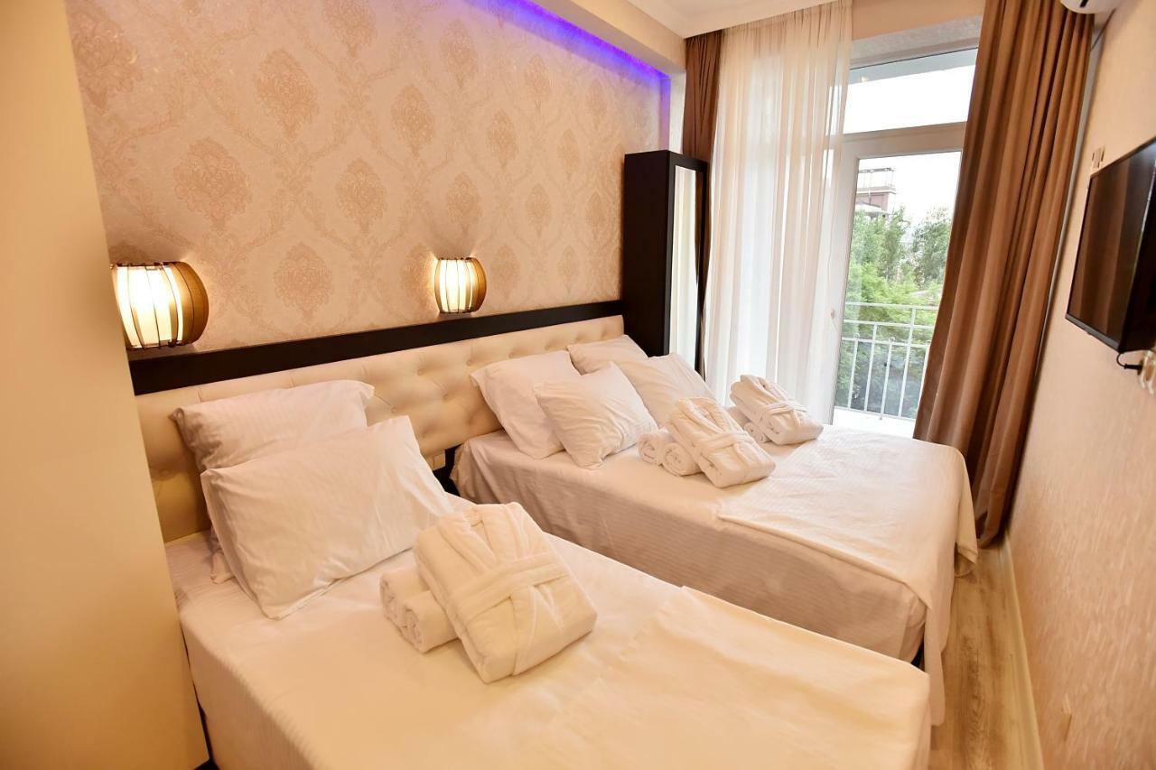 Family Hotel Vere Tower تبليسي المظهر الخارجي الصورة