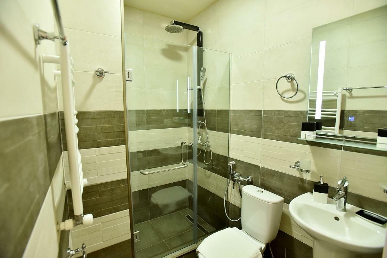 Family Hotel Vere Tower تبليسي المظهر الخارجي الصورة