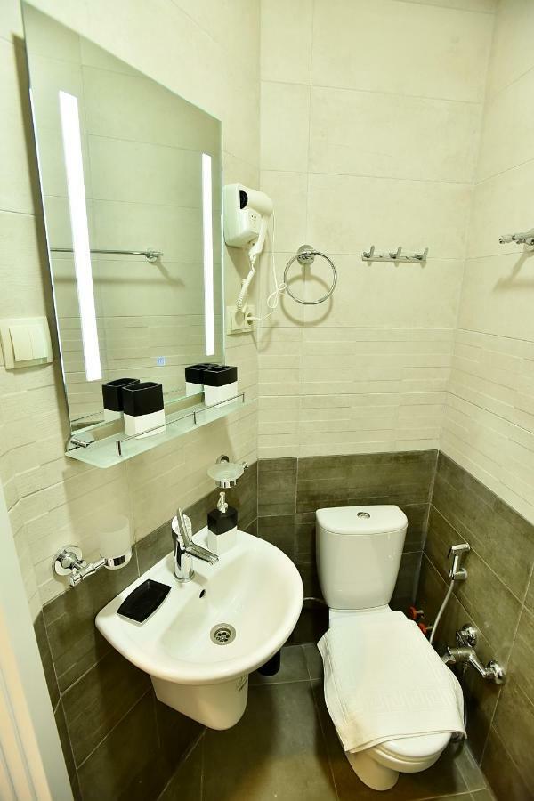 Family Hotel Vere Tower تبليسي المظهر الخارجي الصورة